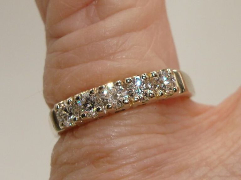 14K white gold diamond wedding band ring
