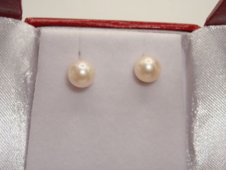14K Gold Cultured Pearl Screw Back Earrings (6mm, Pair)