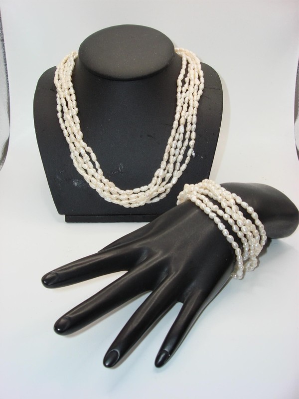 Vintage creamy white freshwater pearl necklace and bracelet set