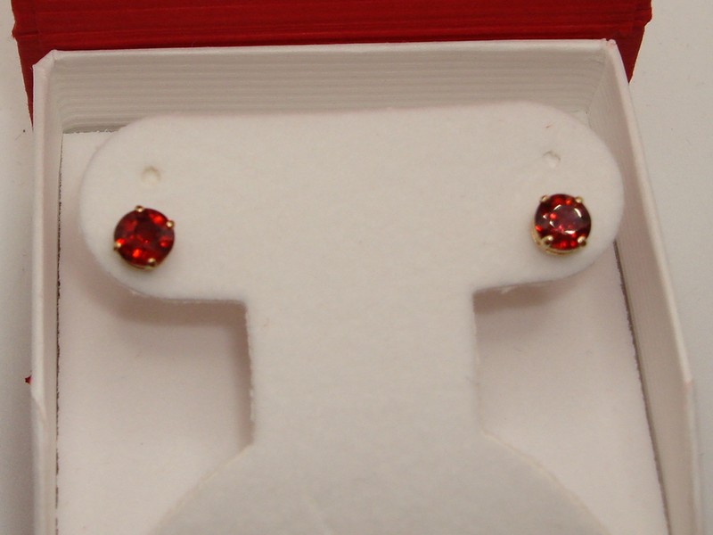 14K gold garnet stud earrings