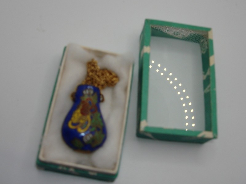 Vintage cobalt blue cloisonne enamel scent bottle pendant necklace in original box