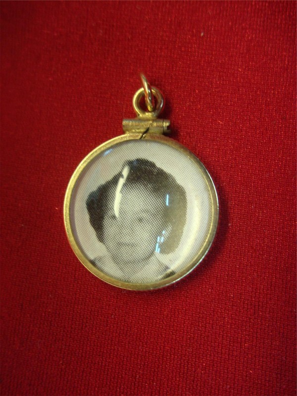 Vintage gold-filled photo holder for charm bracelet or necklace