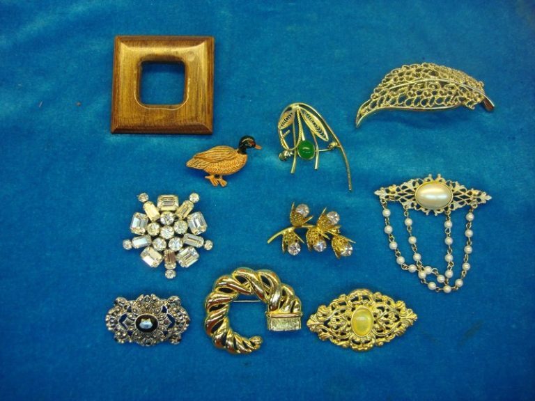 Vintage Estate Jewelry Lot of 10 Unique Costume Pins