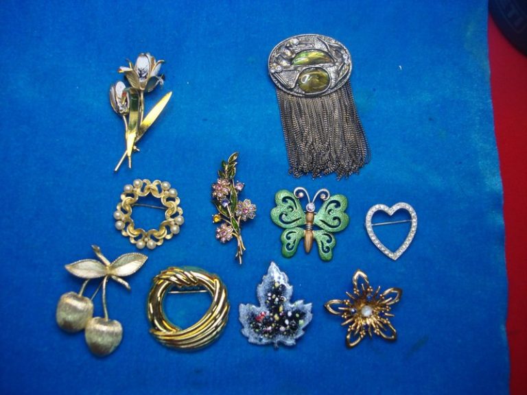 Vintage Costume Pin Lot of 10