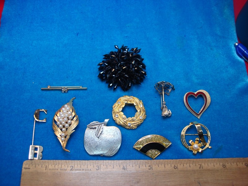 10 vintage costume pins, estate jewelry lot
