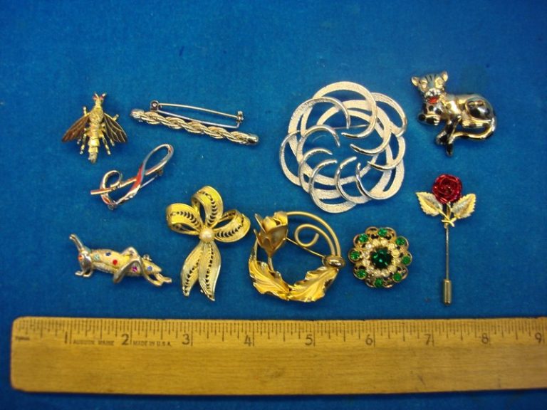 Set of 10 unique vintage and collectible costume pins