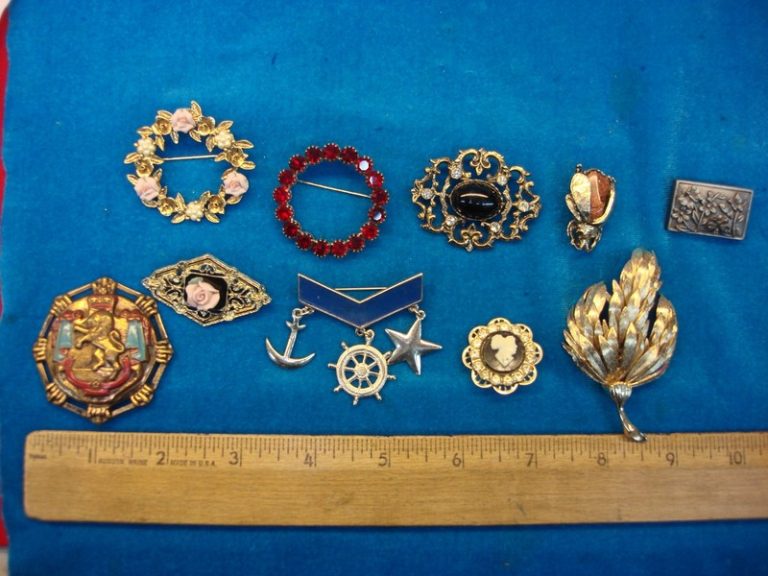 Lot of 10 unique vintage costume pins