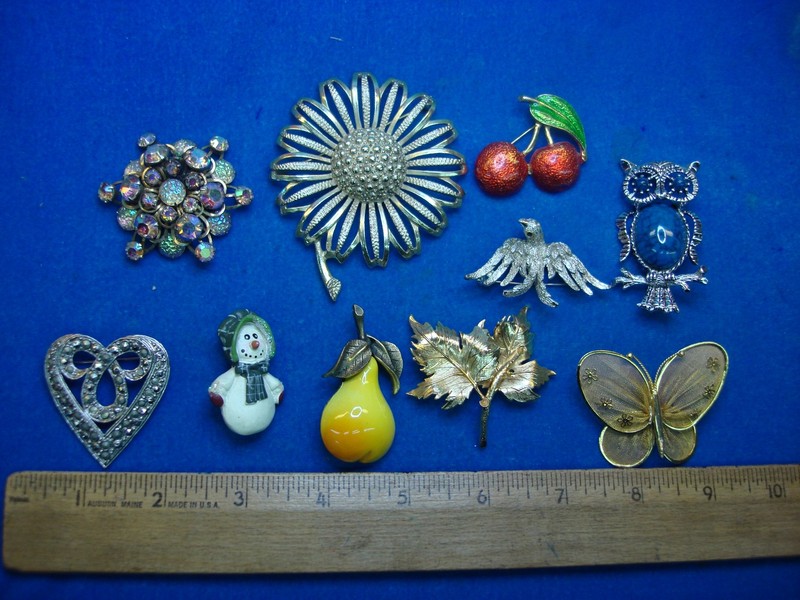 Vintage costume pin lot of 10