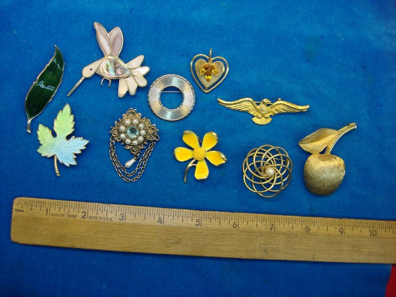 Vintage costume pin lot of 10