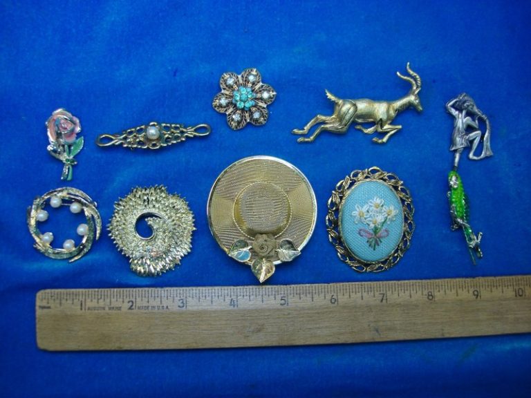 Vintage costume pin set of 10