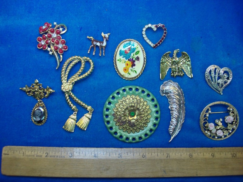 Vintage estate jewelry pin lot of 10
