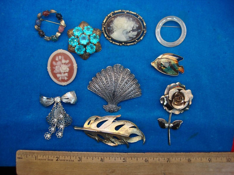 Vintage costume pin lot of 10