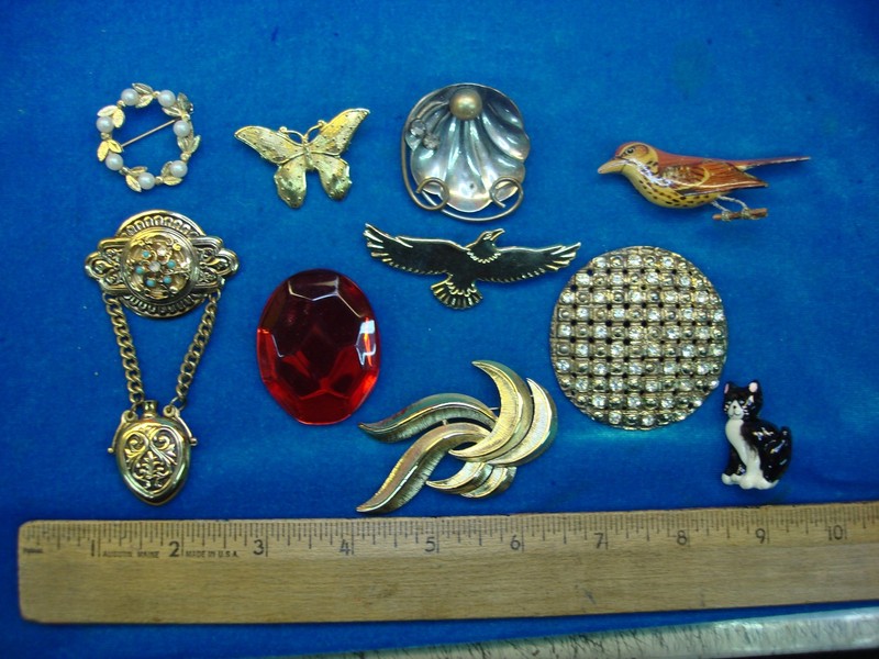 Vintage costume pin lot of 10
