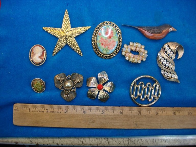 Estate Jewelry Lot of 10 Vintage Costume Pins
