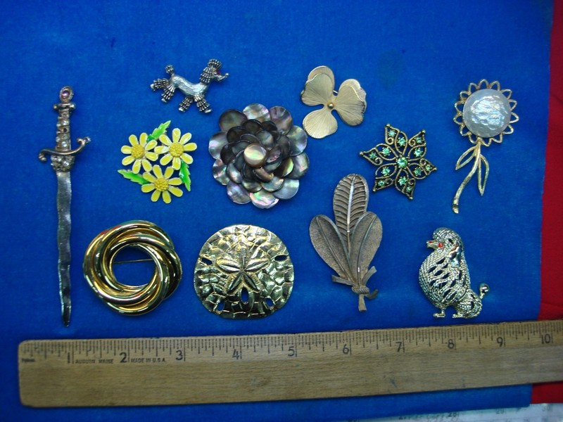 Vintage costume pin lot of 10