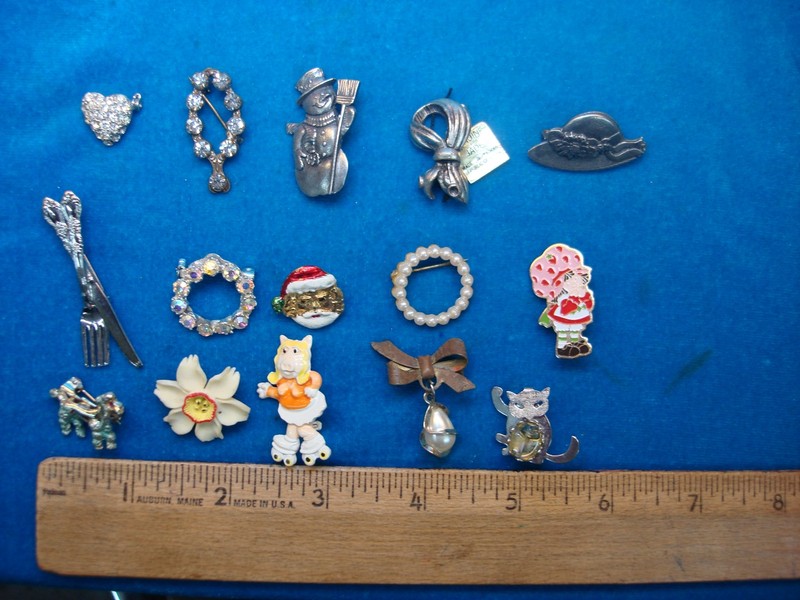 Vintage costume pins, lot of 15 unique smaller size pins