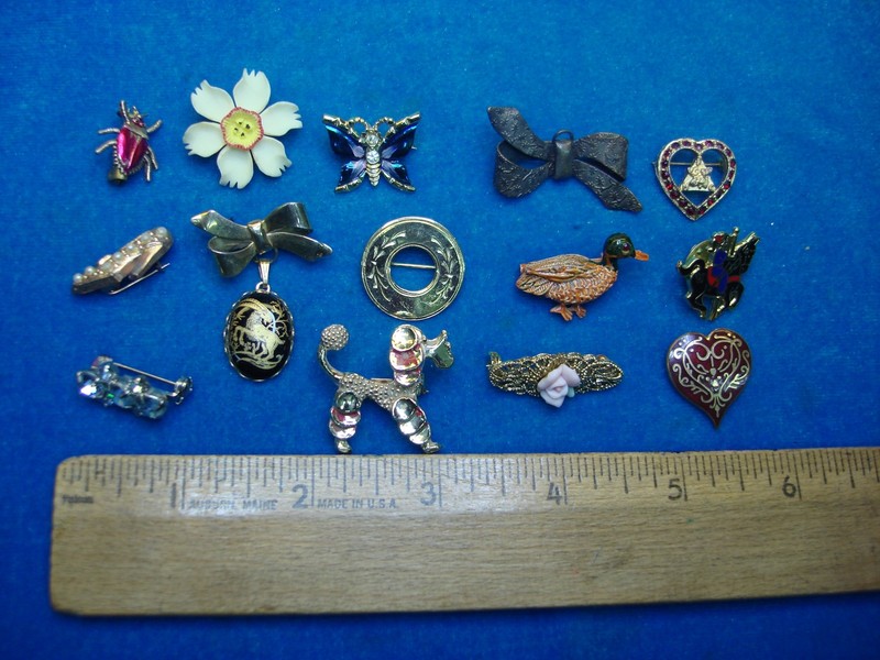 Vintage costume pins, estate jewelry lot