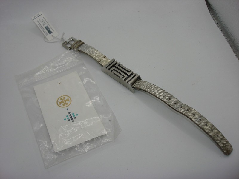 Pre-Owned Tory Burch Fitbit Flex Metallic Leather Bracelet - Like New