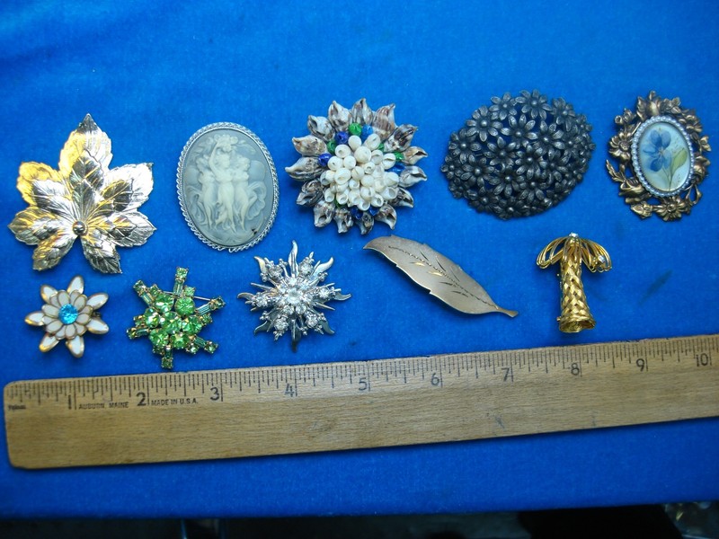 Lot of 10 Vintage Costume Pins