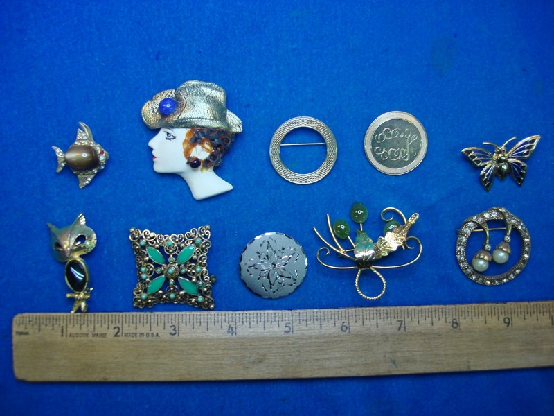 Vintage costume pin lot of 10