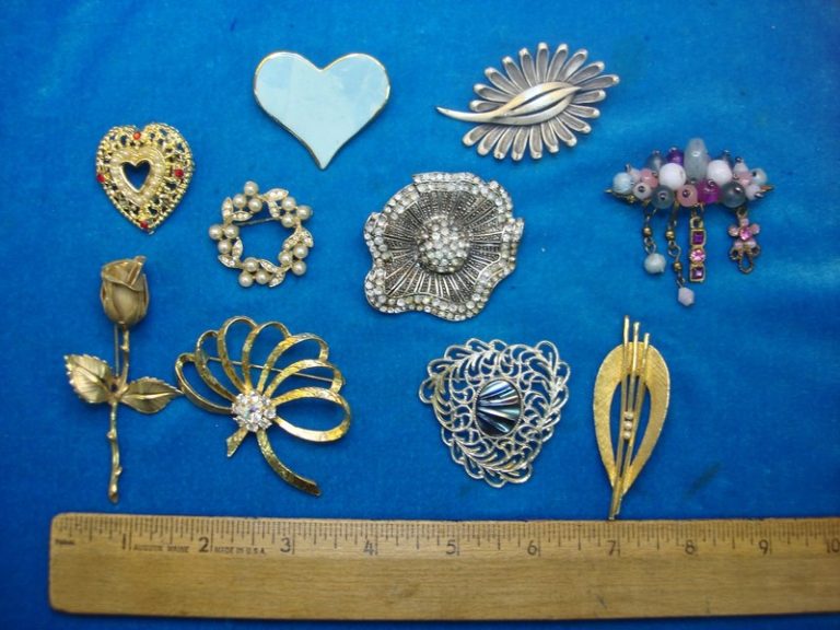 Lot of 10 vintage estate costume pins, unique and collectible