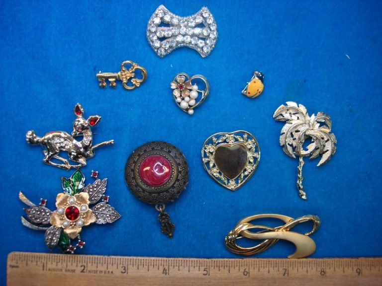 10 Unique Costume Pins - Estate Jewelry Lot