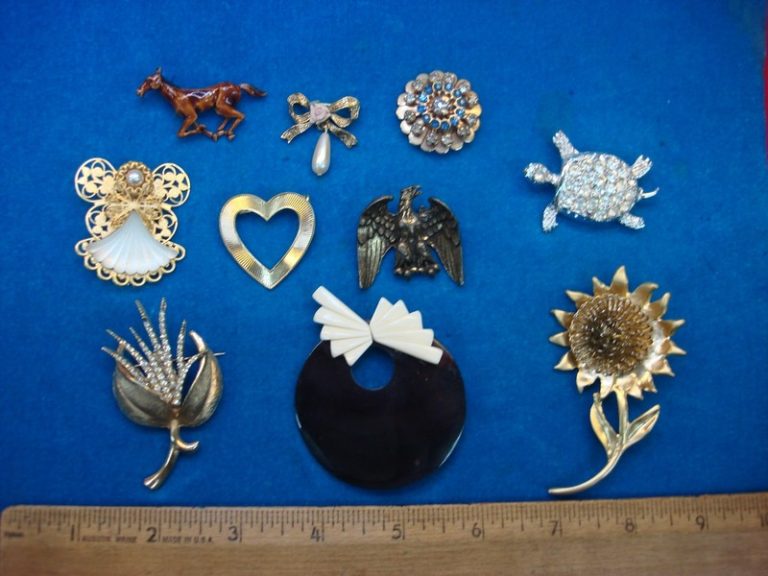 Vintage Estate Jewelry Pin Lot of 10