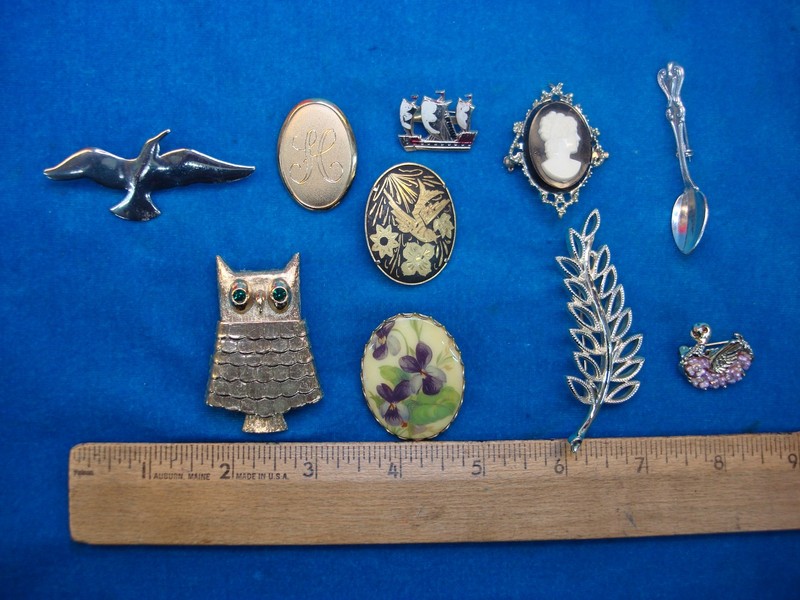 Collection of 10 vintage costume pins