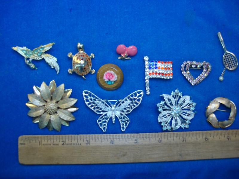 Vintage costume pin lot of 10