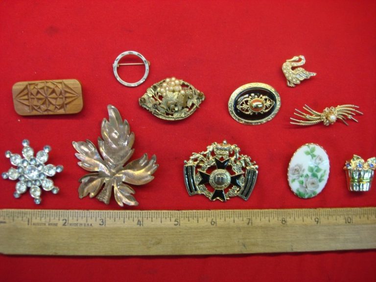 Vintage Costume Pin Lot of 10