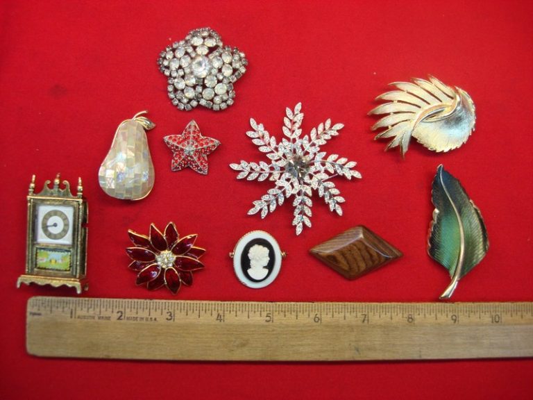 Vintage Costume Pins, Lot of 10 Assorted Designs