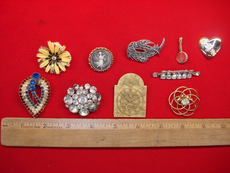 Lot of 10 vintage costume pins, unique estate jewelry
