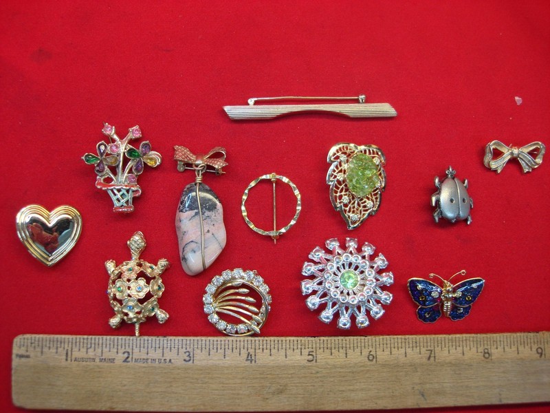 Vintage costume pin lot of 10