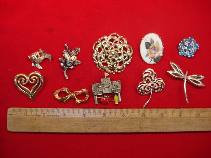Vintage costume pin lot of 10