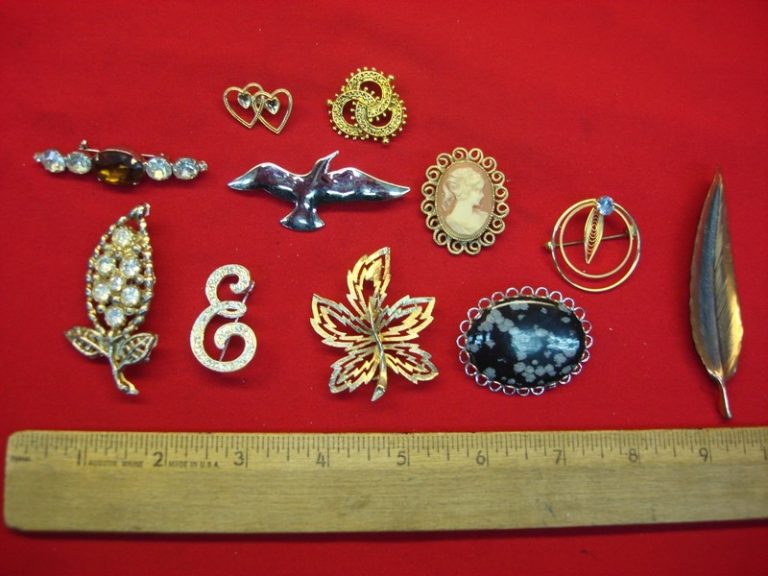10 Unique Estate Jewelry Pins - Vintage & Collectible Costume Pin Lot