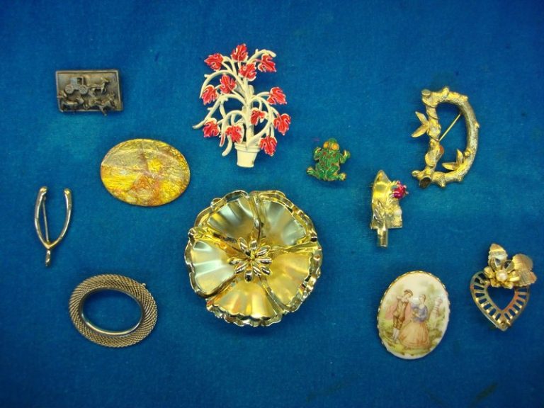 Estate jewelry lot of 10 unique vintage costume pins