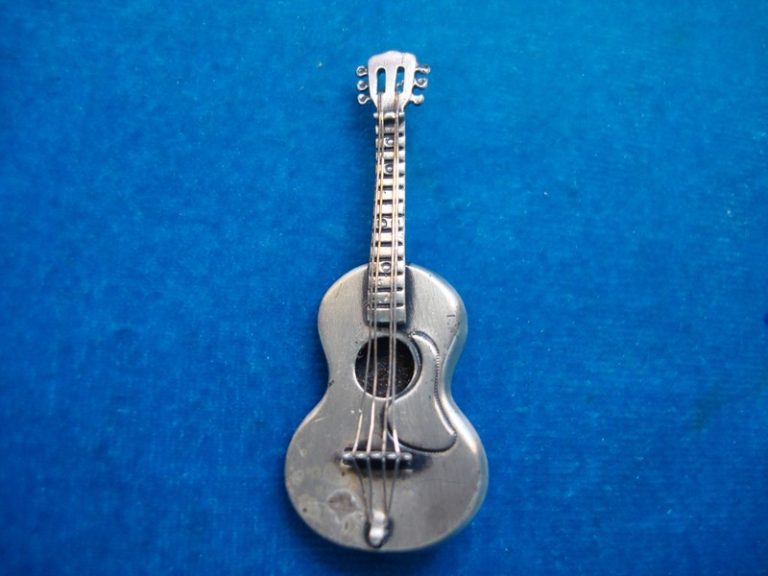 Vintage Beau Sterling Silver Folk Guitar Pin