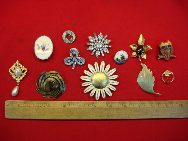 Vintage costume pins, estate jewelry finds