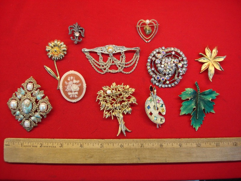 Lot of 10 vintage-style costume pins