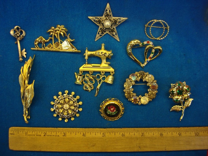 10 unique estate pins, vintage-style costume jewelry accessories
