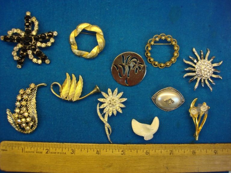 Vintage estate jewelry lot of 10 unique costume pins