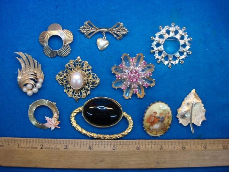 Vintage Costume Pin Collection | 10 Unique Pins