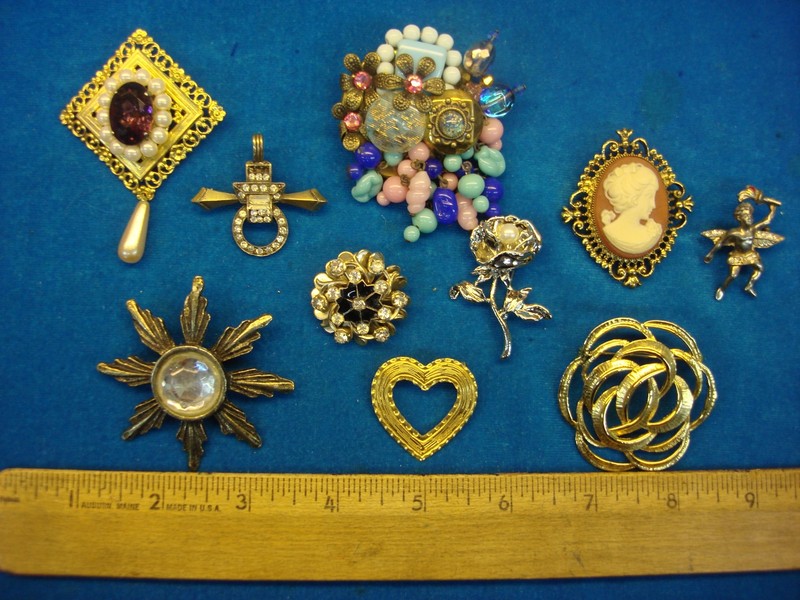 Vintage costume pin lot of 10