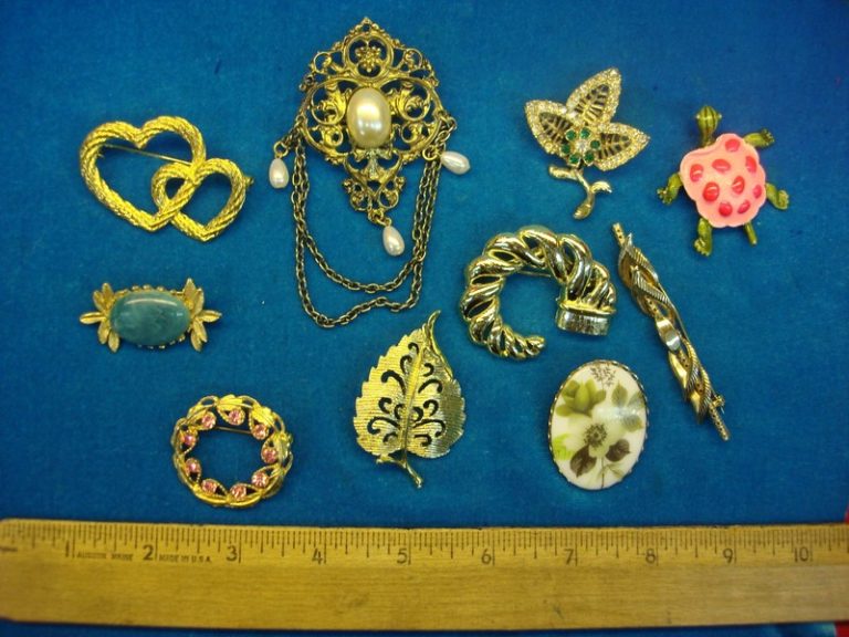 Vintage Costume Pin Lot of 10
