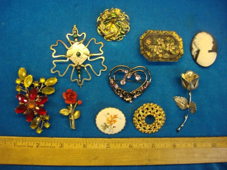 Vintage Costume Pin Lot of 10