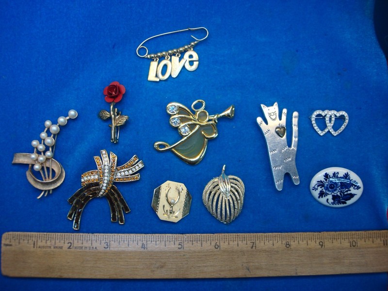 Lot of 10 vintage estate costume pins