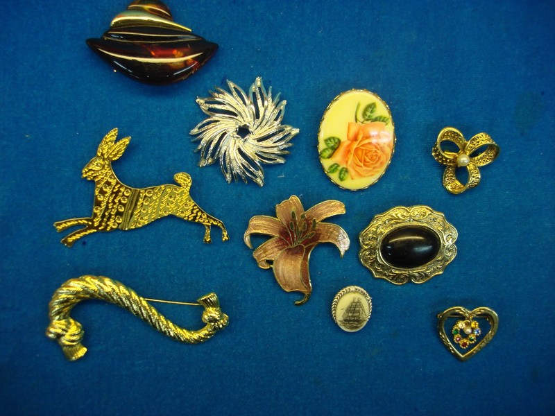 Vintage estate jewelry pin lot of 10