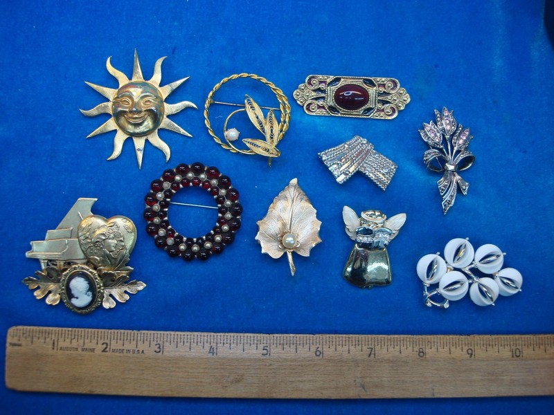 Lot of 10 vintage costume pins, unique estate jewelry finds
