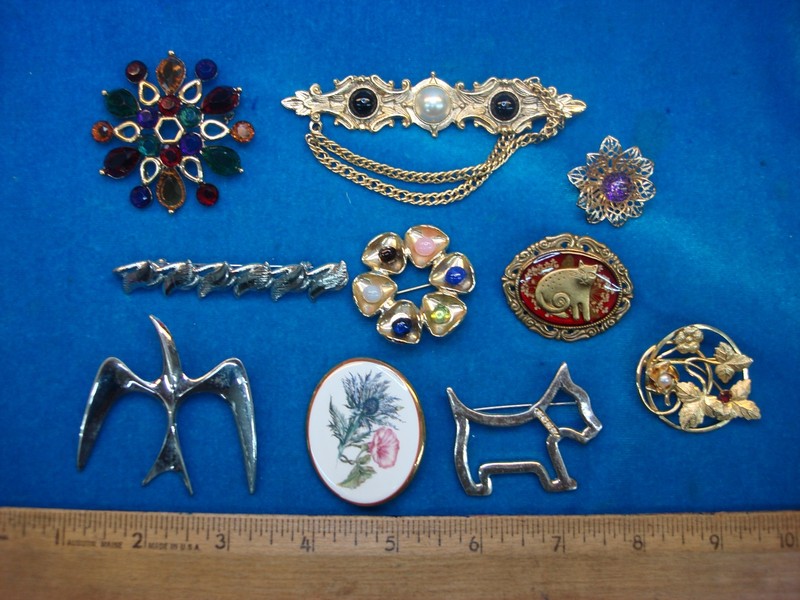 Vintage estate jewelry pin lot of 10