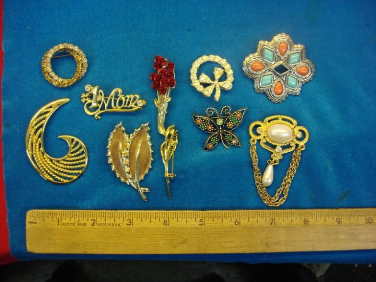 Vintage costume pins, estate jewelry find
